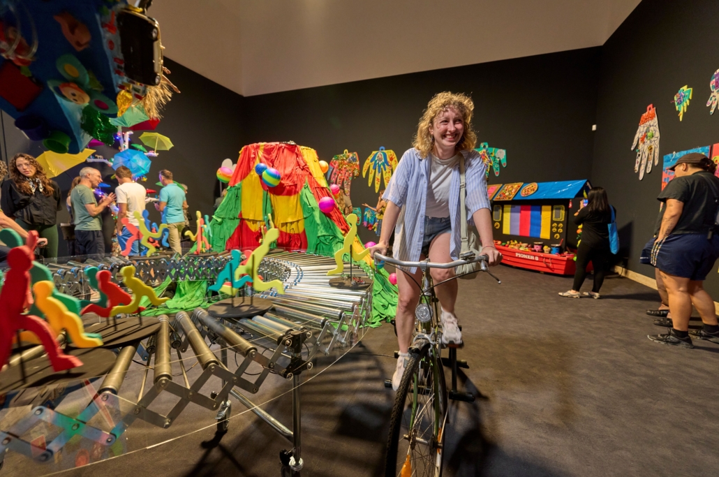Agus Nur Amal PMTOH
Goodness and Disaster, 2025
Ausstellungsansicht
Haus der Kunst München, 2025
Foto: David Levene