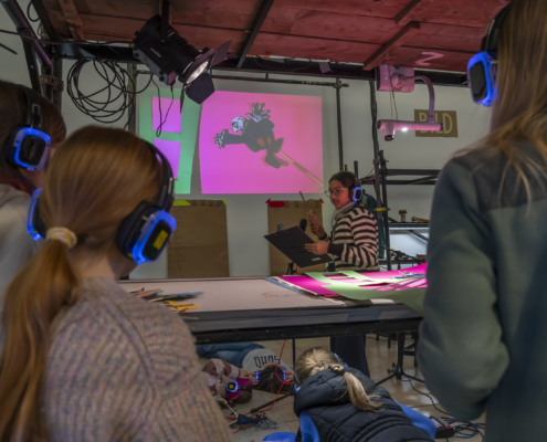 Kinder in einer Studiosituation